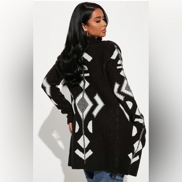 Fashion Nova Sweaters - Fashion Nova Wanderlust tribal pattern Cardigan size medium